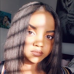 Meet your Posher, Kayla